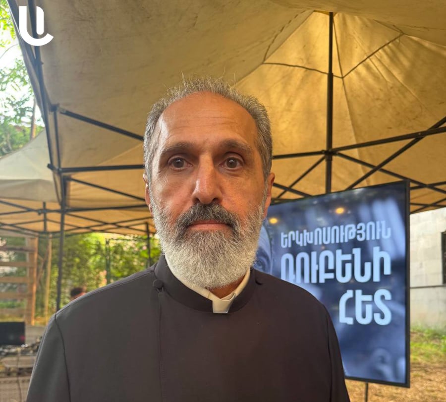 «Ռուբենը խորը բացահայտումների ուղի է անցնում նաև ինքն իր համար»․ Տեր Մեսրոպ քահանա Արամյան